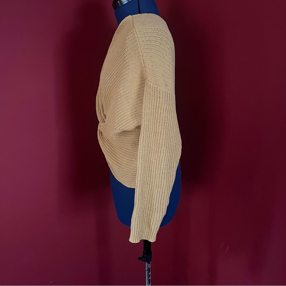 Jessica Simpson Twisted Front Cropped Sweater - Picture 6 of 9